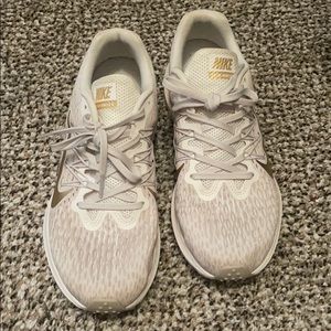 **SOLD** Nike Zoom